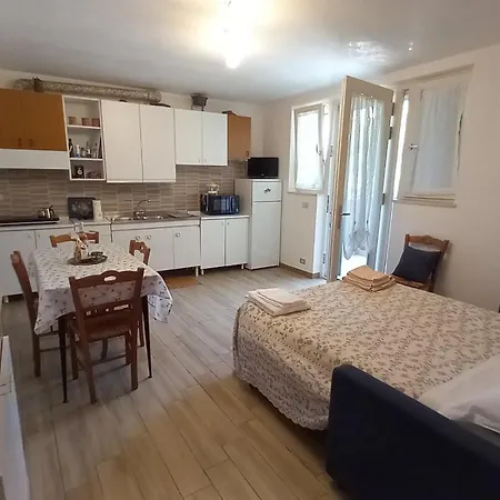 L'alba Della Tavernetta 公寓